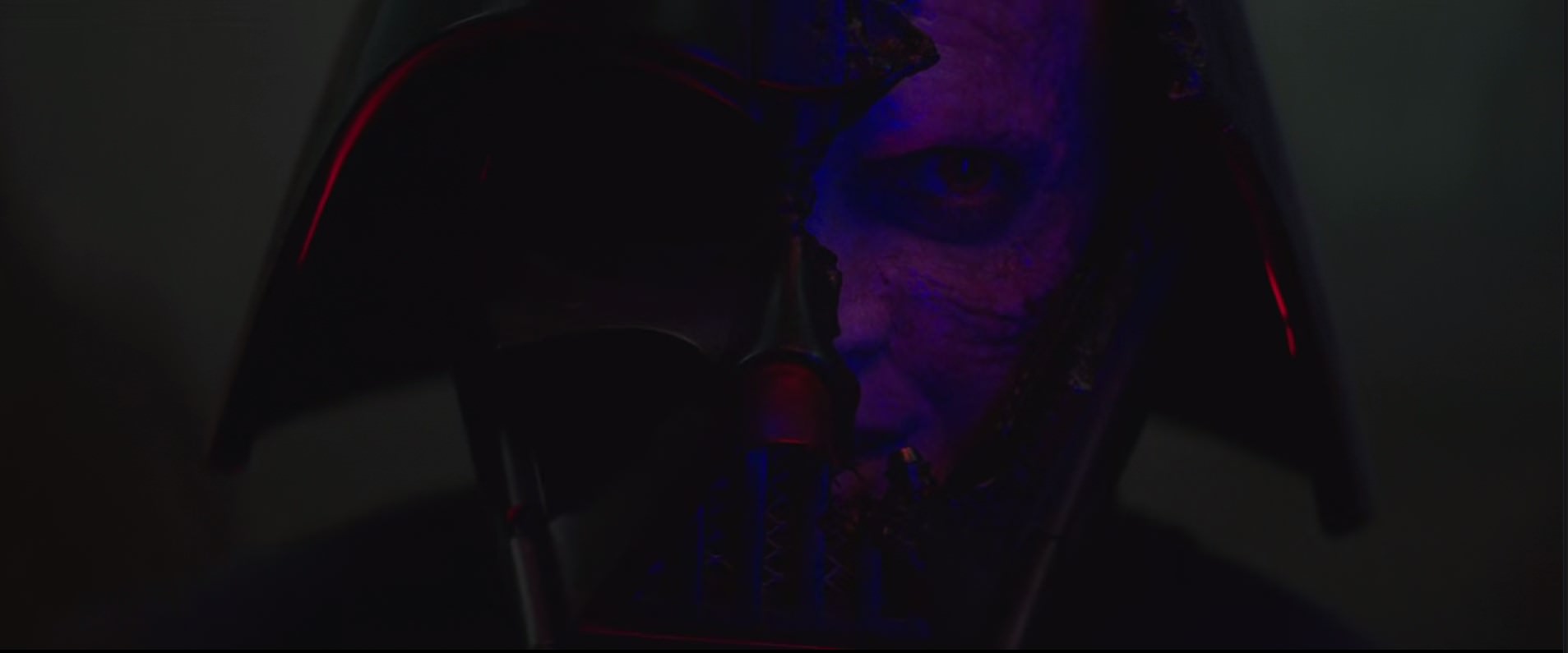 پدیدار شدن صورت آناکین از پشت ماسک دارث ویدر در سریال Obi-Wan Kenobi