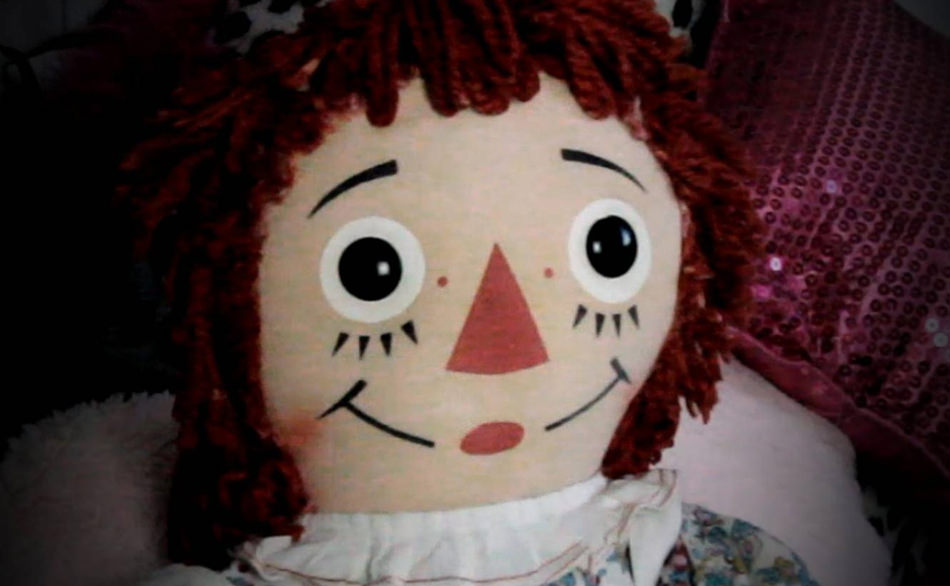 عروسک آنابل 