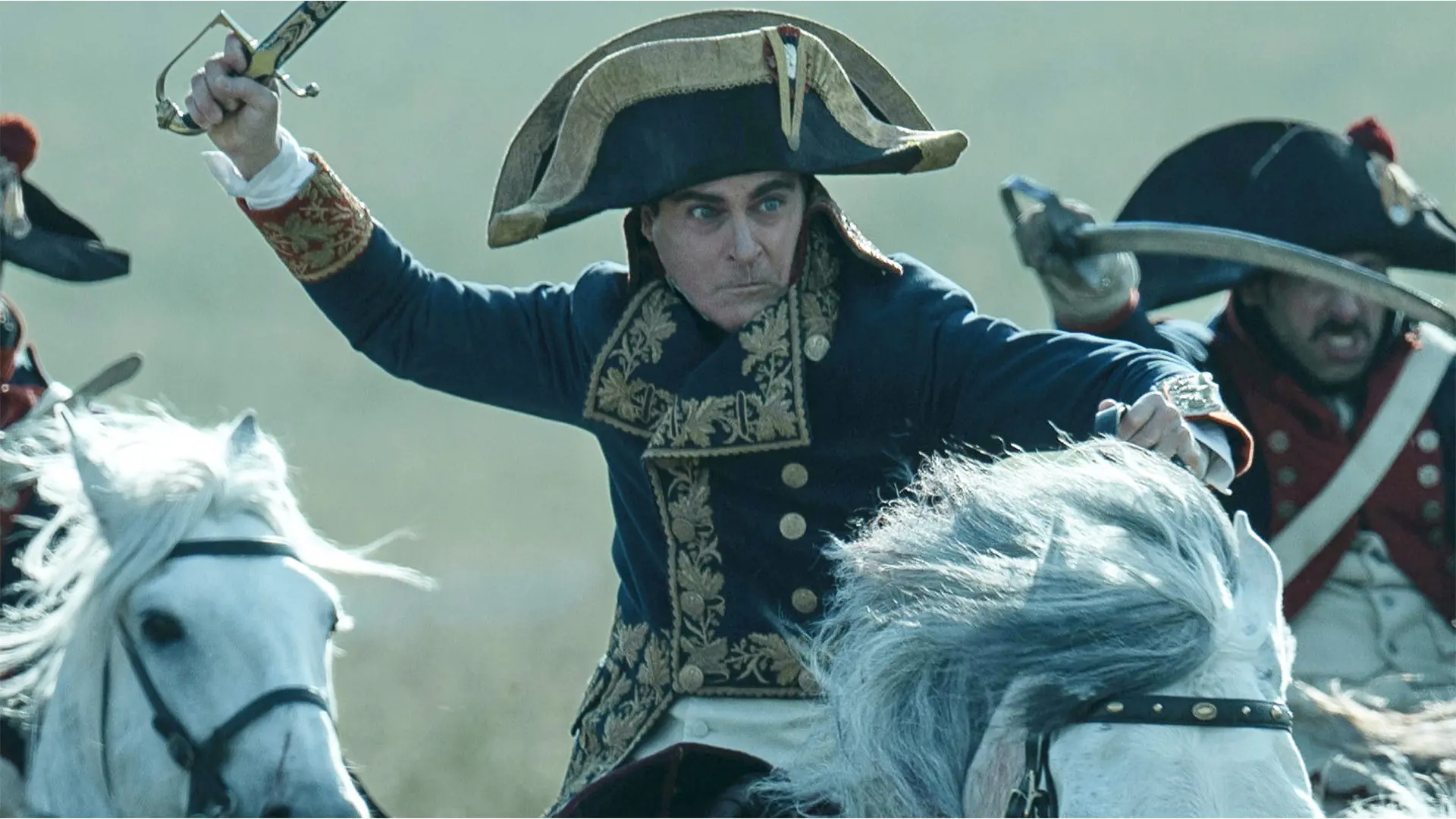 مبارزات ناپلئون با نقش‌آفرینی واکین فینیکس در فیلم Napoleon