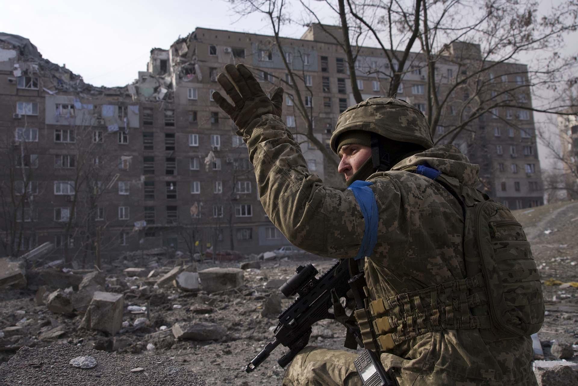 تصویری از سربازی در جنگ روسیه و اوکراین در مستند 20 Days in Mariupol
