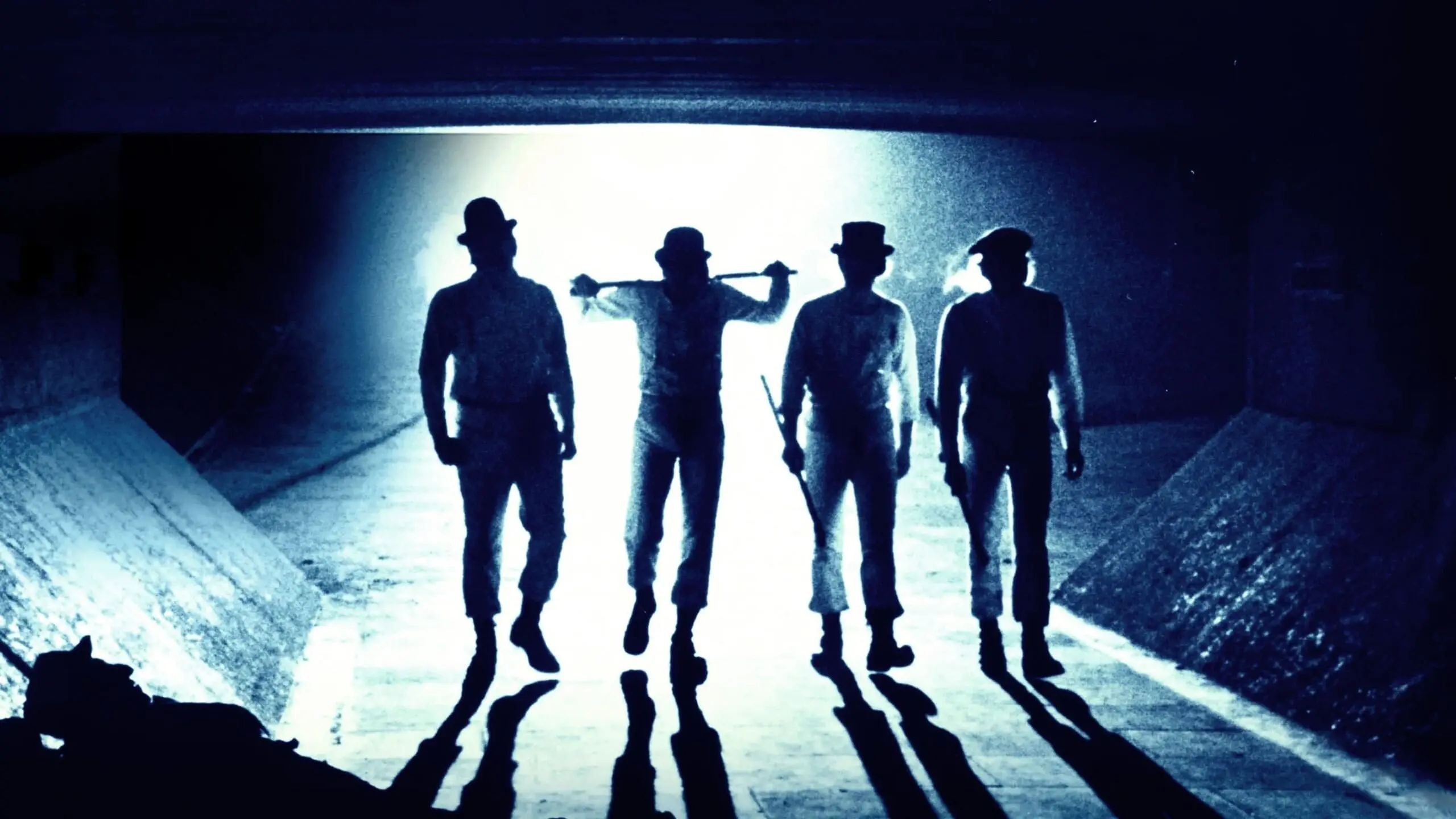 چهار خلافکار فیلم پرتقال کوکی ساخته استنلی کوبریک در تونلی تاریک